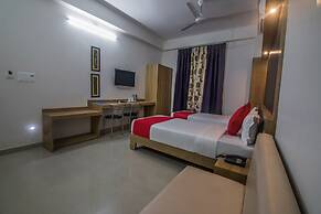 OYO 15700 Spectrum Residency