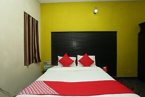 Capital O 15091 Gaurav Boarding House