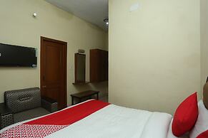 Capital O 15091 Gaurav Boarding House