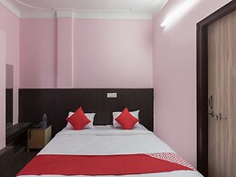 OYO 23056 Hotel Utsav