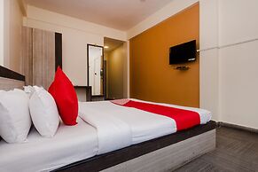 OYO 26206 Hotel Paras