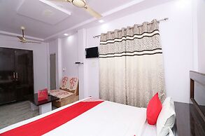 OYO 23207 Hotel Raj Shree