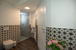 Maji Como Lake apartments