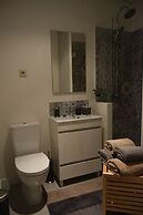 Charming Mezzanine Rooftop View