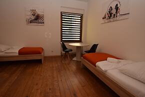 AB Apartment 82