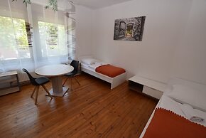 AB Apartment 82