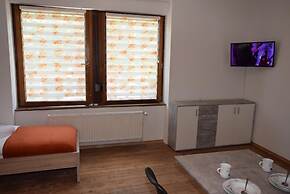 AB Apartment 82