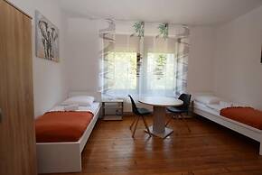 AB Apartment 82