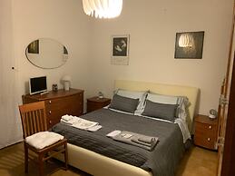 Pampero & Catona House B&B