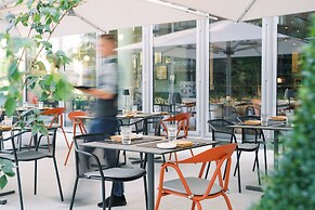 ANDAZ VIENNA AM BELVEDERE, BY HYATT