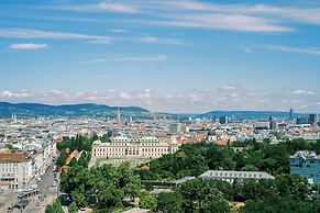 ANDAZ VIENNA AM BELVEDERE, BY HYATT