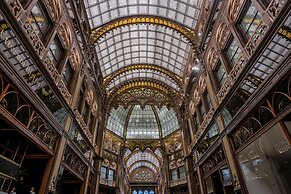 Párisi Udvar Hotel Budapest, part of Hyatt