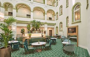 Párisi Udvar Hotel Budapest, part of Hyatt