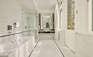 Párisi Udvar Hotel Budapest, part of Hyatt