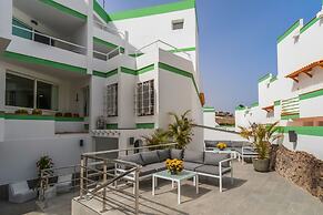 Aparthotel Esquinzo Y Monte Del Mar