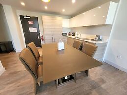 CH Luxury Condos & Studios On The Beach