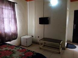 Adebayowa Hotel