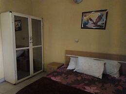 Adebayowa Hotel