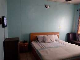 Adebayowa Hotel