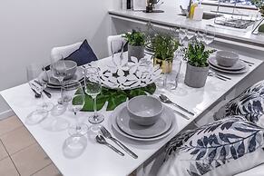 Airhome Southbank Riverside Tower