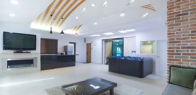 Pool Villa Linderburg