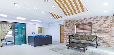 Pool Villa Linderburg