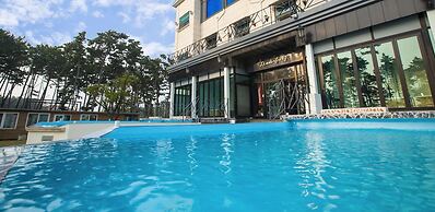 Pool Villa Linderburg