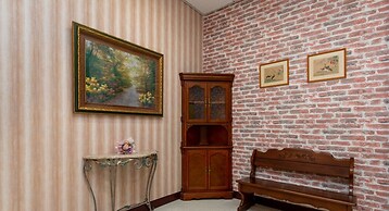 Jia-Jia Business Hotel