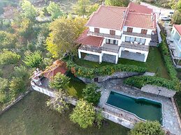 Traditional Luxury Villa Armonia