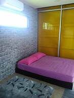 Lumut Cube Homestay Kontena