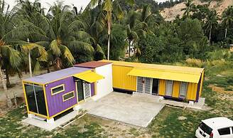 Lumut Cube Homestay Kontena