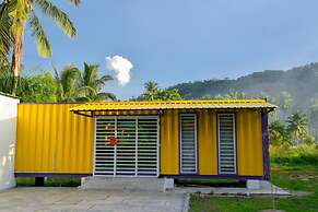 Lumut Cube Homestay Kontena