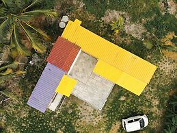 Lumut Cube Homestay Kontena