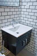 Lumut Cube Homestay Kontena