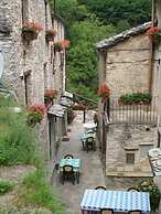 Antico Borgo Isola Santa