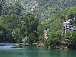 Antico Borgo Isola Santa