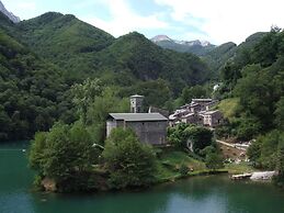 Antico Borgo Isola Santa