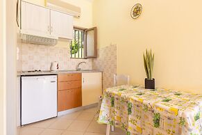 Ipsos Pool Apartments, Elena & Maria by Konnect