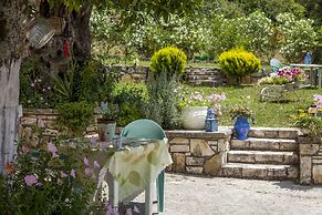 Ipsos Pool Apartments, Elena & Maria by Konnect