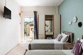 Ipsos Pool Apartments, Elena & Maria by Konnect