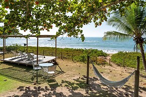 Vila do Outeiro em frente a praça da igreja