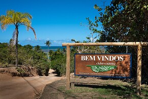 Vila do Outeiro em frente a praça da igreja