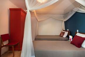 Vila do Outeiro em frente a praça da igreja