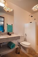 Vila do Outeiro em frente a praça da igreja