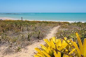 Vila do Outeiro em frente a praça da igreja