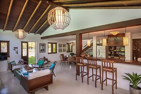 Vila do Outeiro em frente a praça da igreja