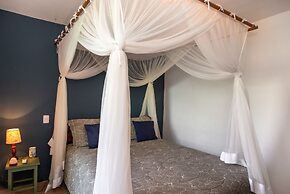 Vila do Outeiro em frente a praça da igreja