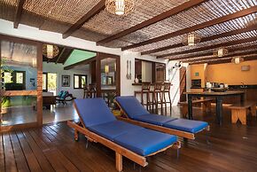 Vila do Outeiro em frente a praça da igreja