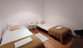 Apartment With Yard in Alfama