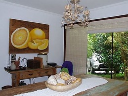 Casa 4 suites a 200m da Rua das Pedras